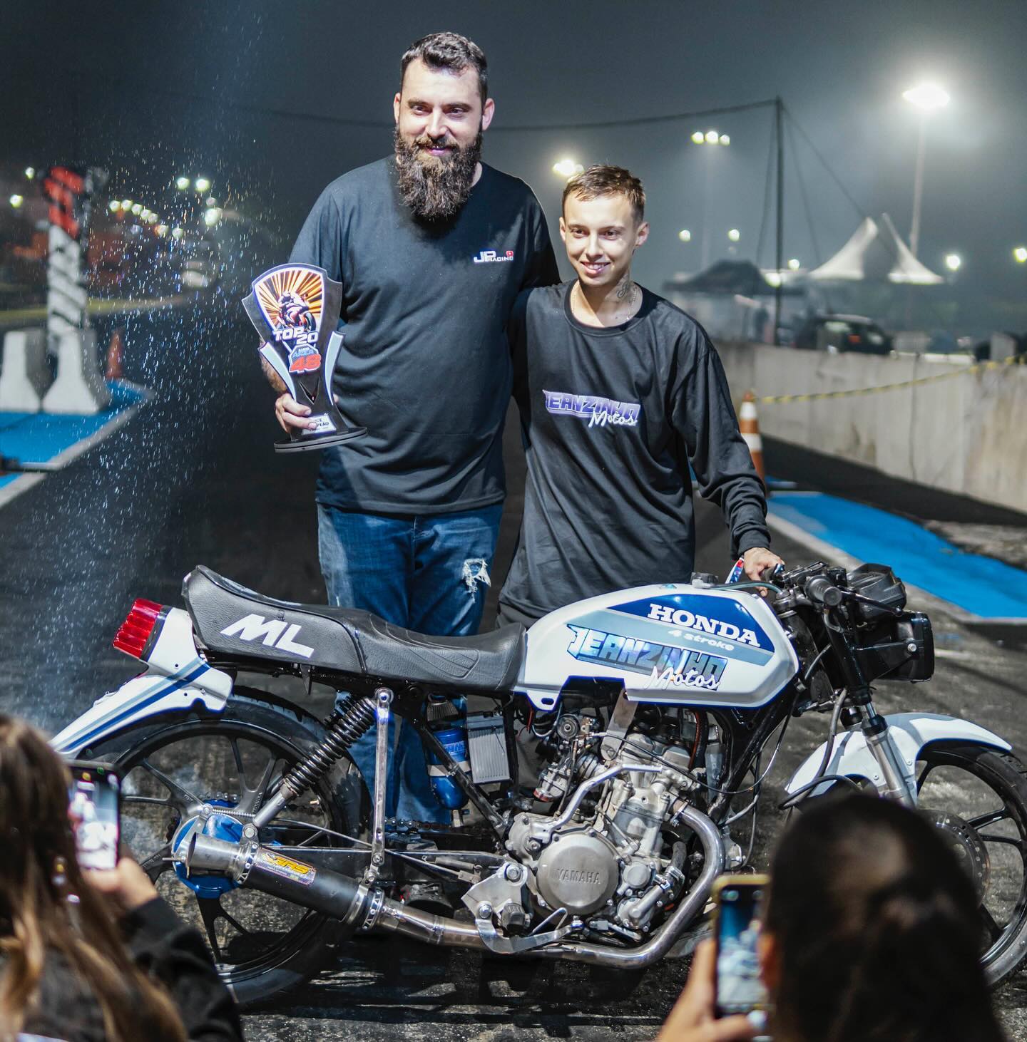 Imagem do jaiano ganhando uma competição